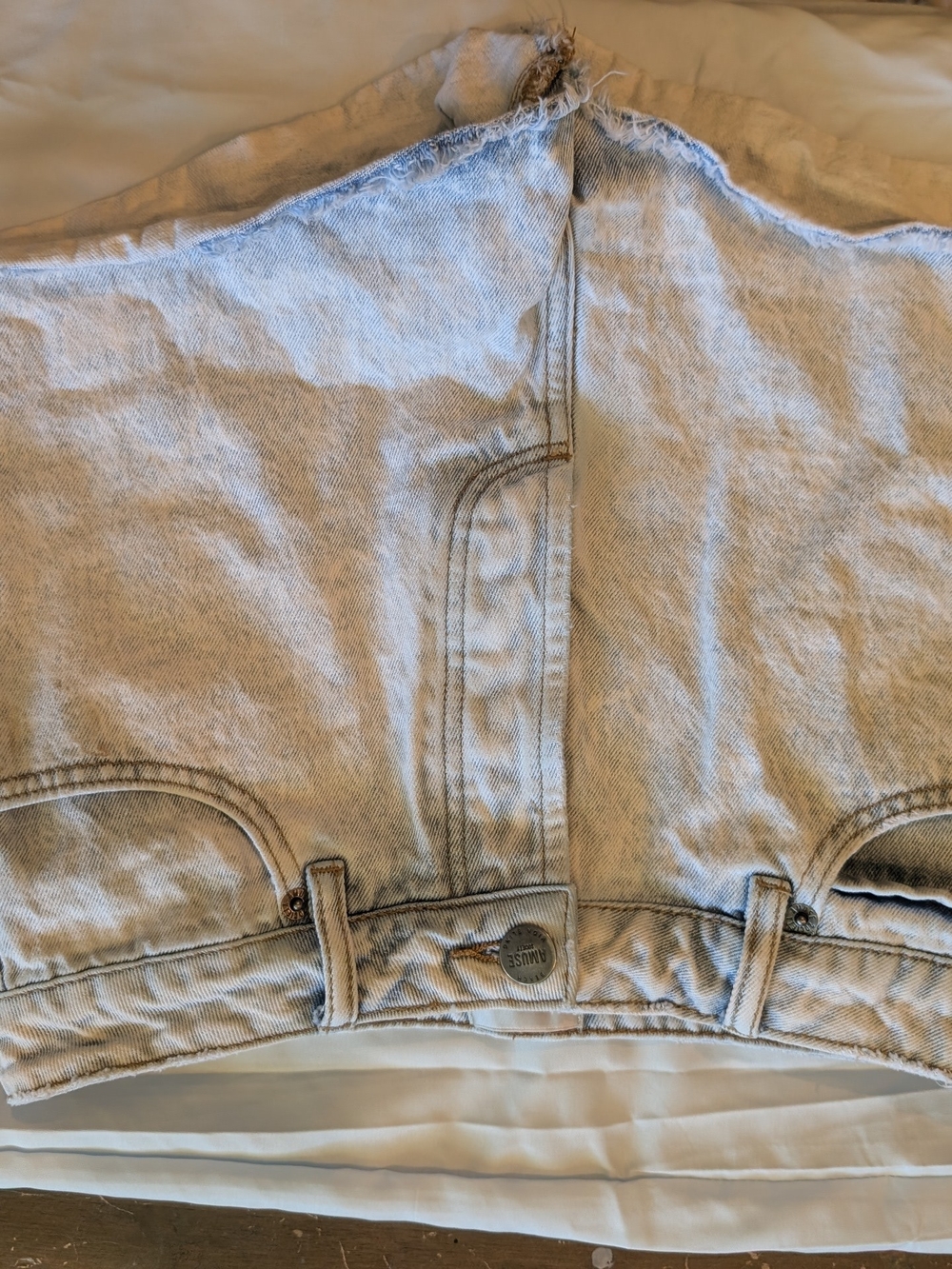 Amuse Society Light Wash High-Rise Jeans